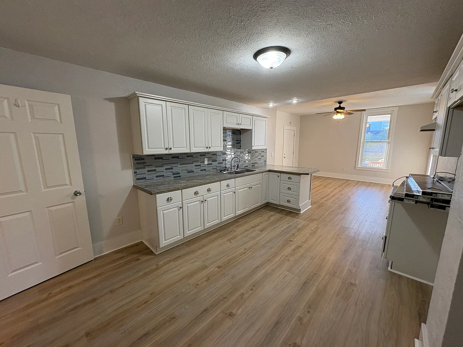 1711 Nevada St — Photo 3