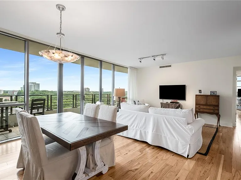 700 Park Regency Pl NE #1906 — Photo 4