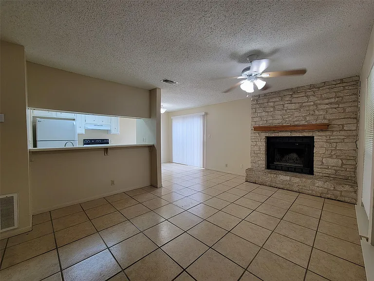 2804 Bull Run #B — Photo 3