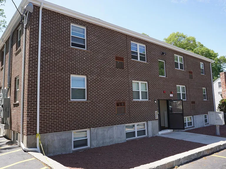 38 W Elm Ter #4 — Photo 11