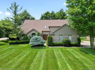 55257 Jewell Rd, Shelby Township, MI 48315