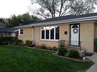 609 Greenwood Rd, Glenview, IL 60025