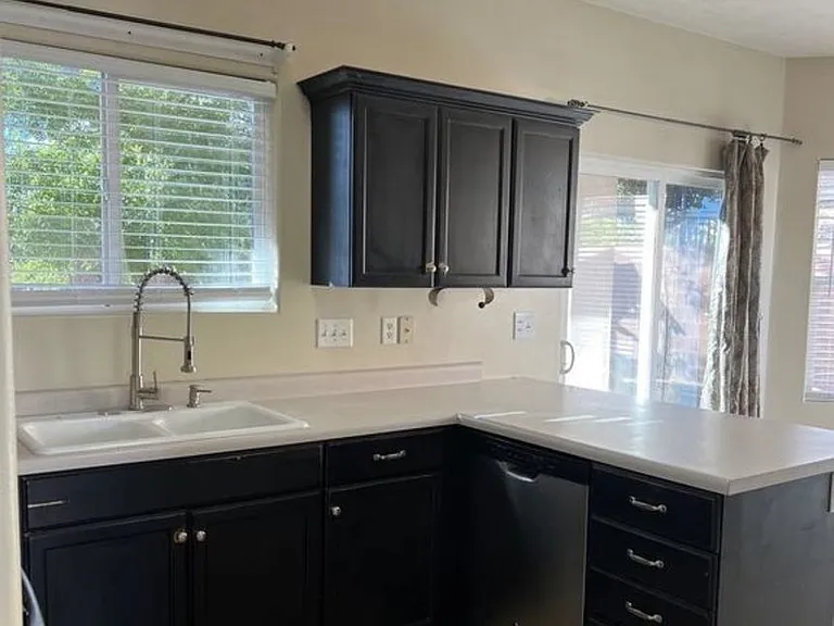 1058 S Red River Rd — Photo 4