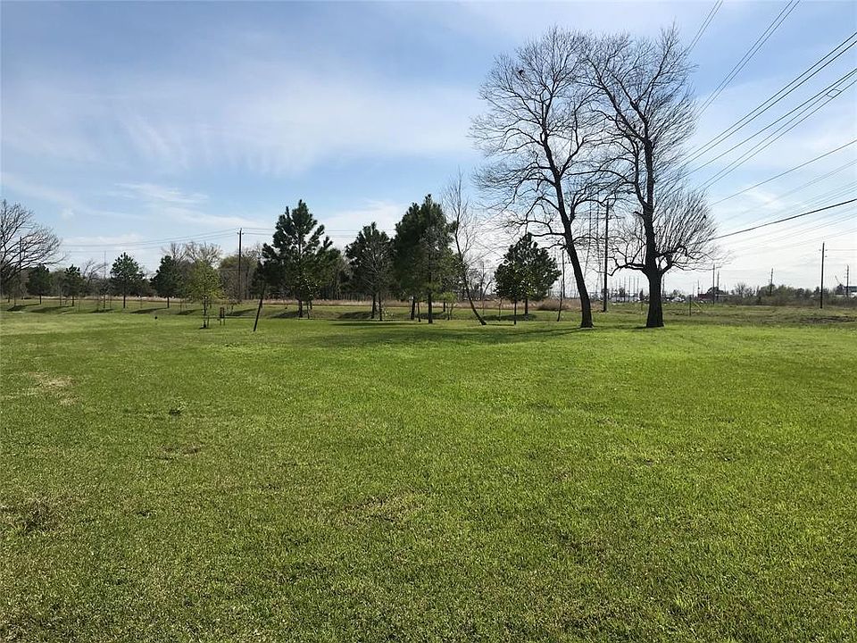 1st image of 0 W Village Dr