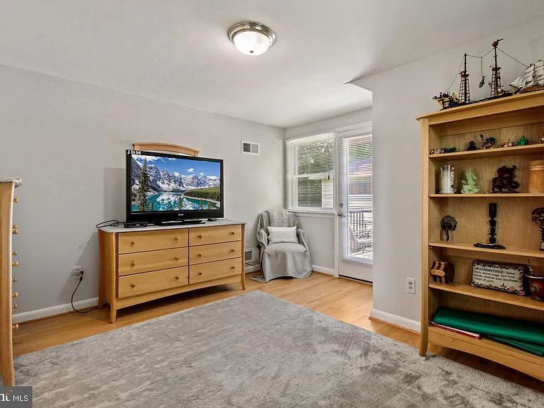 9504 Wadsworth Dr — Photo 30