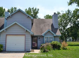 1609 Green Valley Cir, Manhattan, KS 66502