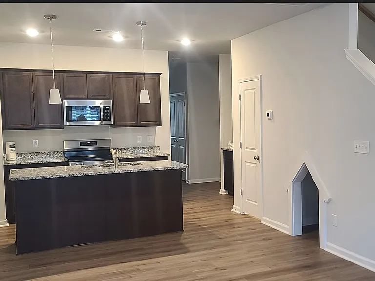 240 Chesapeake Commons St — Photo 3