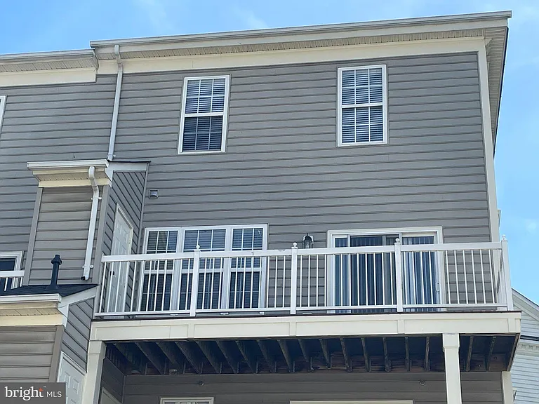 313 Cross Green St #B — Photo 10