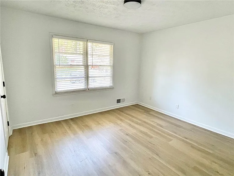 359 Mimosa Dr — Photo 6
