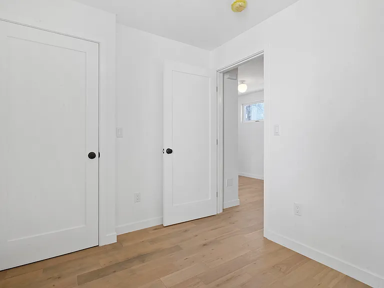 8443 Clinton St #6 — Photo 7
