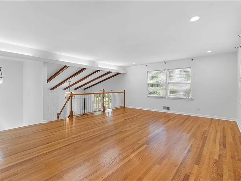 274 Land O Lakes Ct NE — Photo 20