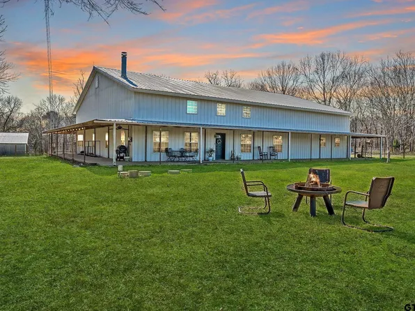 424 W Twin Creeks Trl, Troup, TX 75789