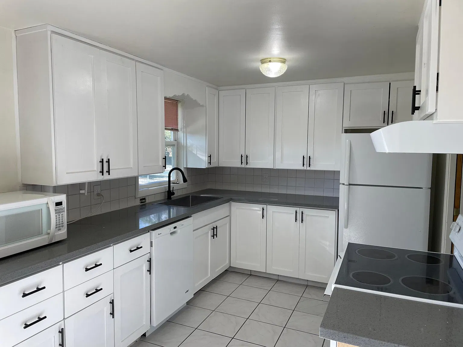865 N 1400 E — Photo 3