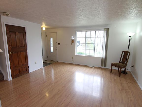 4th image of 8700 Fairbrook Ave