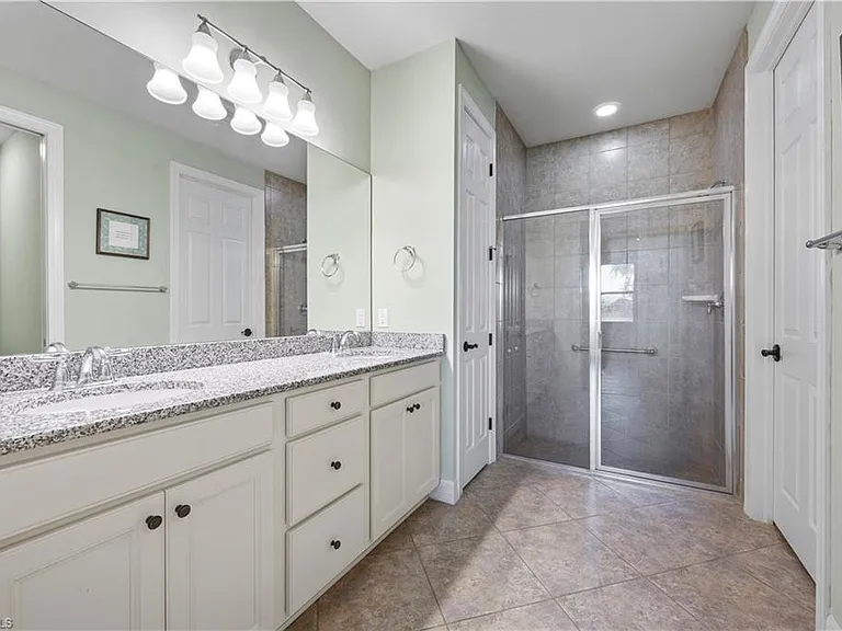 8010 Helena Ct — Photo 15