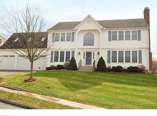 33 Wanda Ln, Middletown, CT 06457