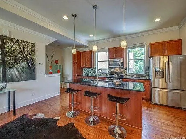 2944 Textile Way — Photo 7
