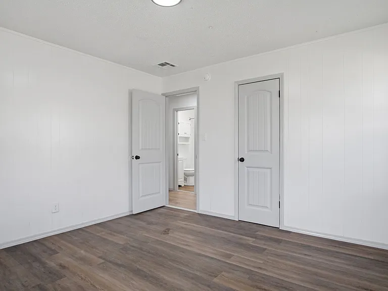 549 E Ercoupe Dr — Photo 23