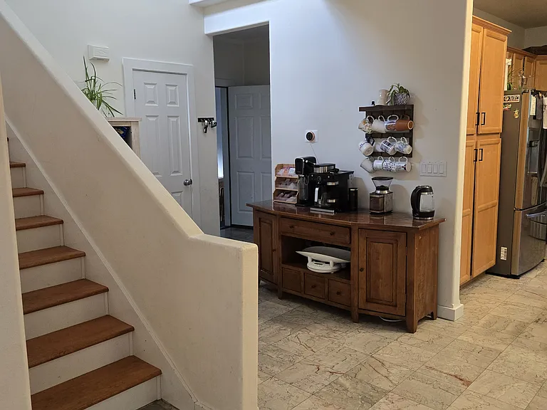 401 Burlingame Rd — Photo 6