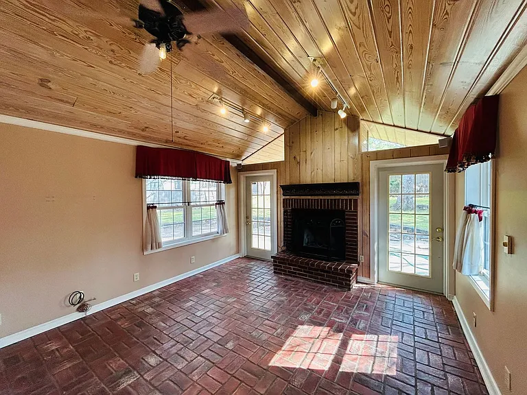 4177 S Troost Pl — Photo 17