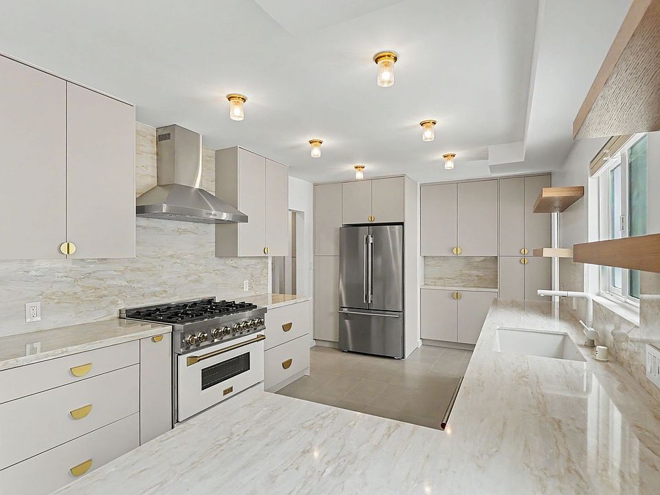 1st image of 827 15th St APT 1
