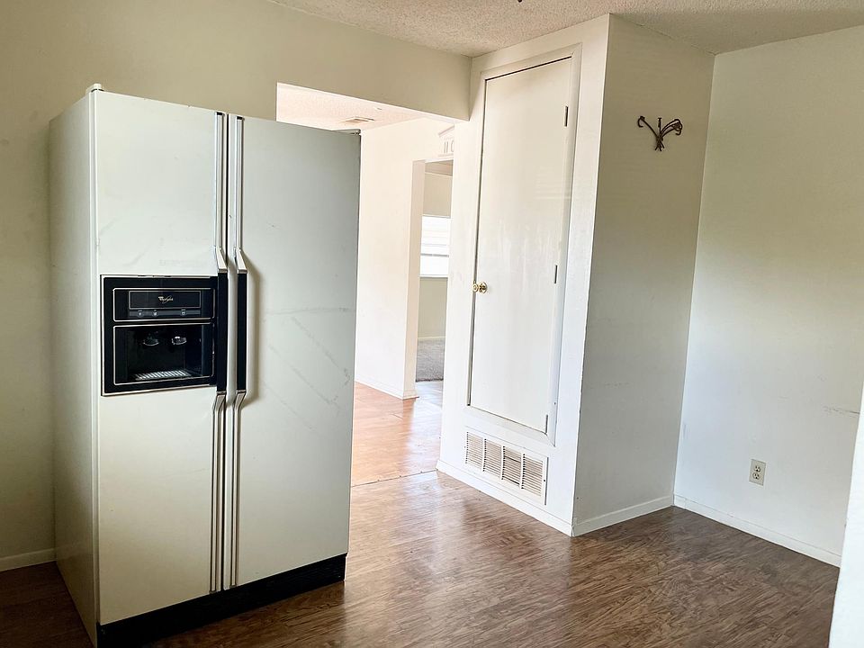 1st image of 100 W Avenue A