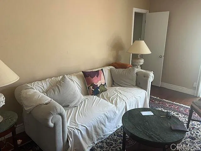 1 bed, 1075 sqft, $2,700 — Photo 3