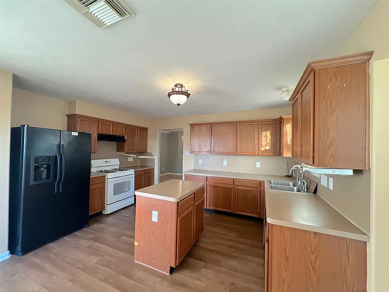 5535 Bear Paw Cir — Photo 4