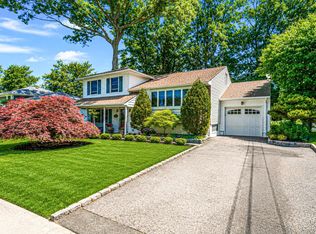 15 Wood Drive, Oyster Bay, NY 11771