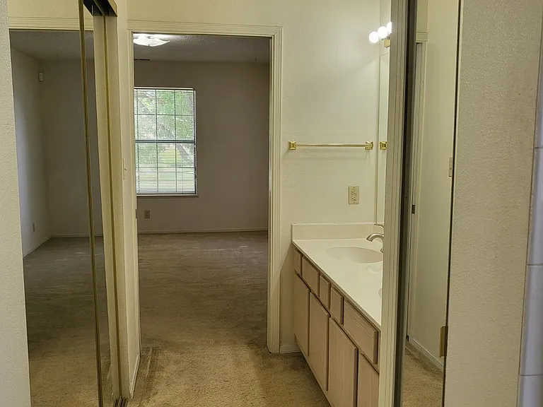 827 Country Club Dr SE #2A — Photo 23