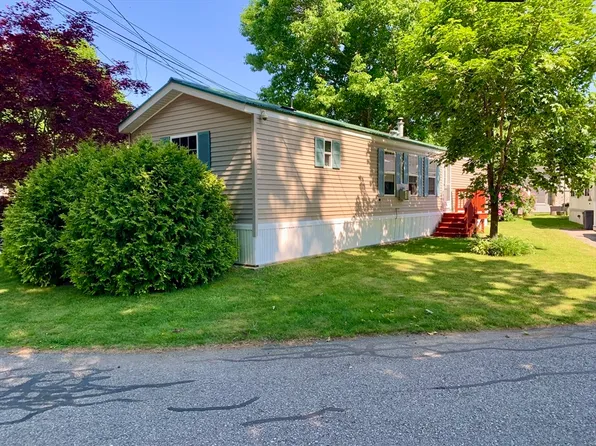 21 Chestnut Rd, North Hampton, NH 03862