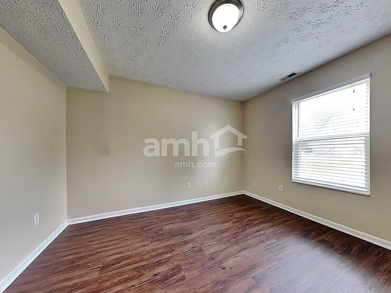 1291 Shannon Ln — Photo 10