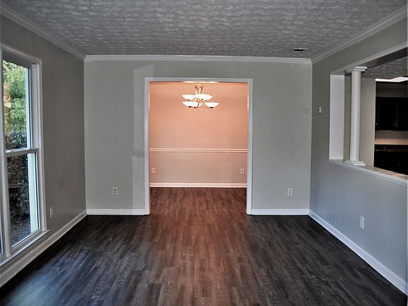 3rd image of 2187 Windsor Dr