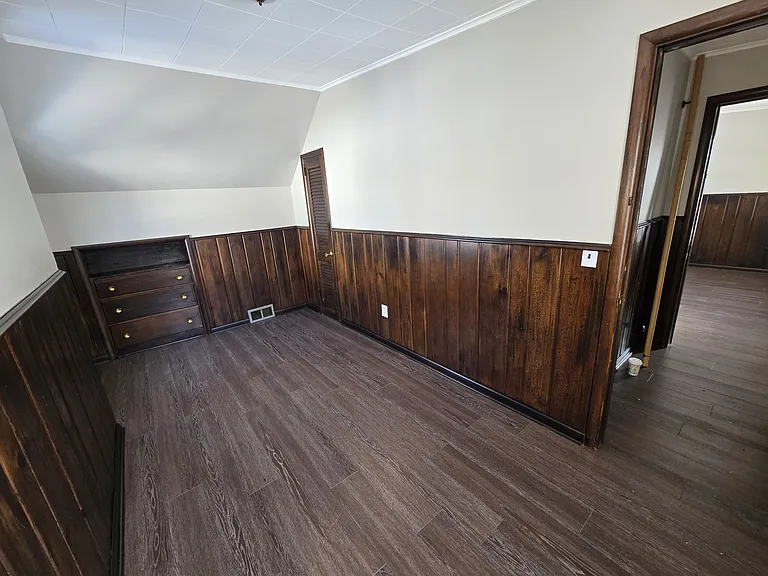 1305 Collegewood St — Photo 11