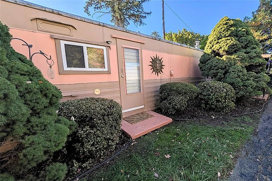 1 bed, 1.0 bath, 460 sqft, $1,400 — Photo 1