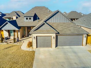 12117 SW 51st St, Mustang, OK 73064