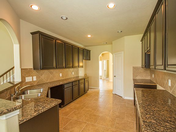 5th image of 21347 Russell Chase Dr