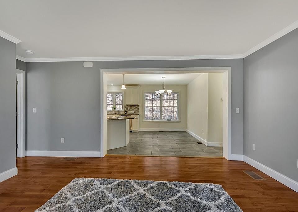 22 St, Auburn, MA 01501 Zillow