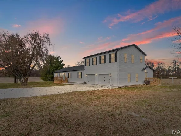 367 NW 175th Ave, Carrollton, IL 62016