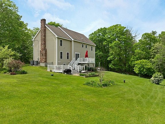 5th image of 537 Pingree Hill Rd
