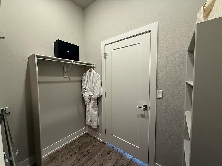 6619 E Lowry Blvd #112 — Photo 11