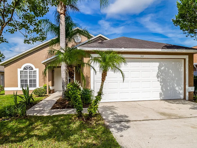 312 Riunite Cir — Photo 1