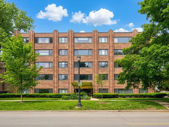 2300 Sherman Ave APT 2B, Evanston, IL 60201