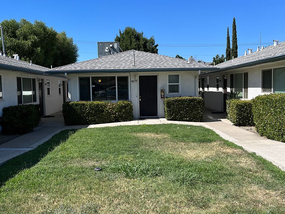 The unit for rent is the is the corner one on the left hand side.