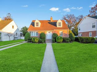 34 Alstead Rd, Valley Stream, NY 11580