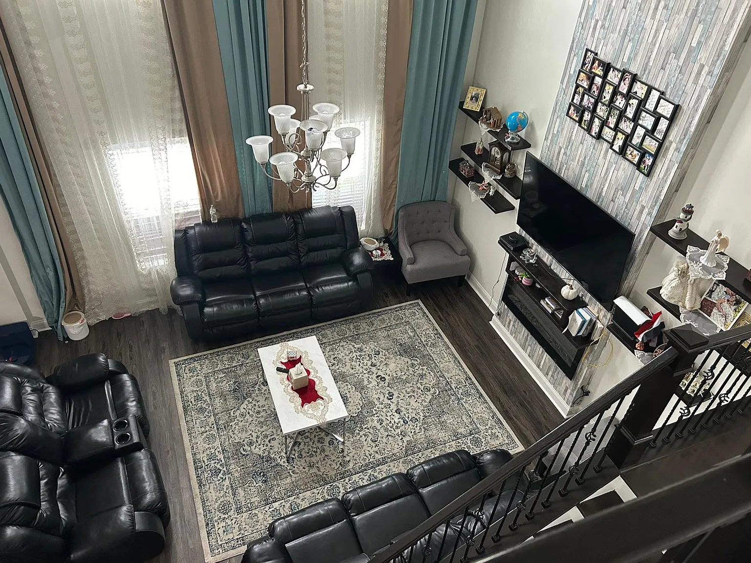 4 bed, 2.5 bath, 2515 sqft, $2,700 — Photo 2