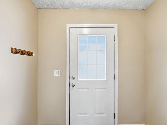 3rd image of 4659 Parrau Dr