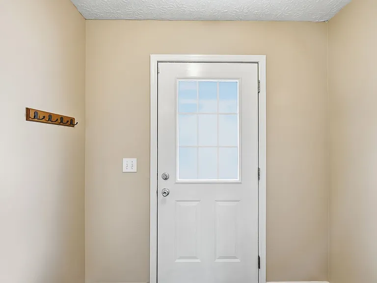 4659 Parrau Dr — Photo 3