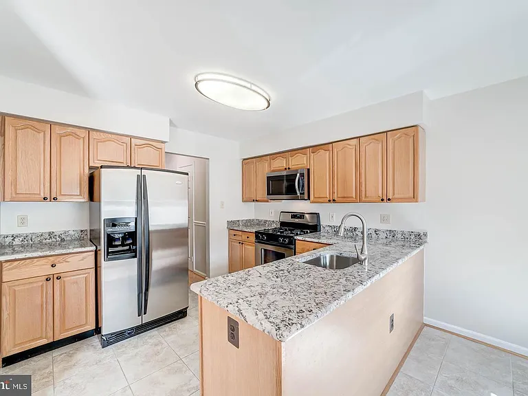 7208 Burton Hill Ct — Photo 9