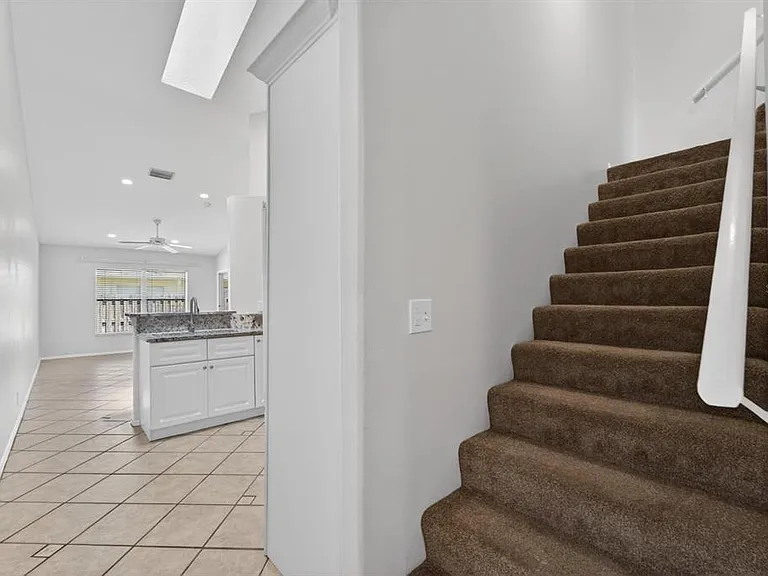658 Green Valley Rd #B3 — Photo 14